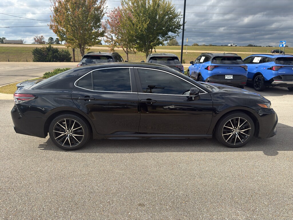 Used 2022 Toyota Camry SE Sedan