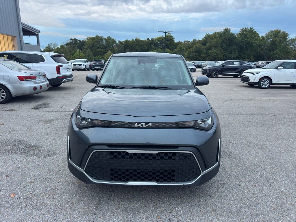 2023 Kia Soul LX photo 2
