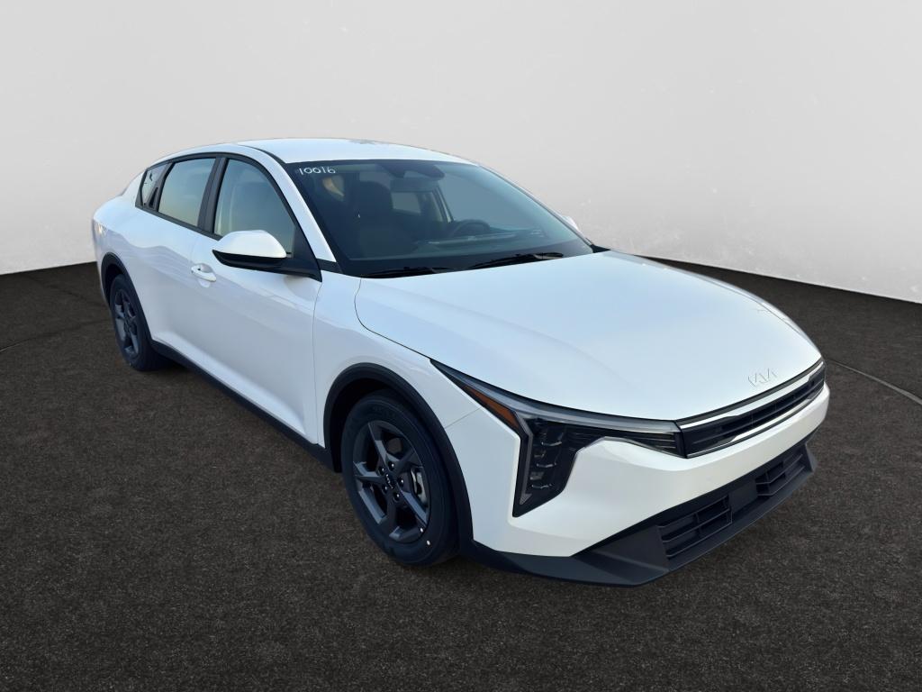 2025 Kia K4 LXS photo 3