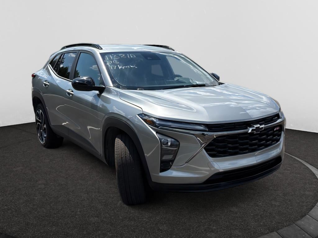 Used 2025 Chevrolet Trax 2RS SUV