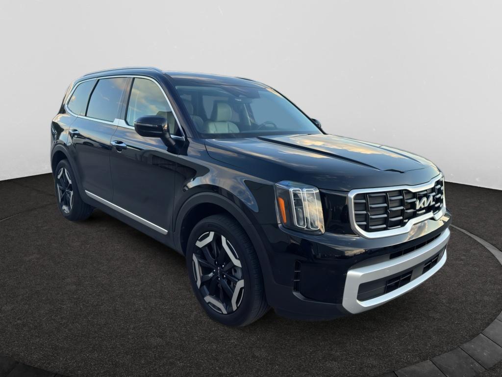2024 Kia Telluride S photo 3