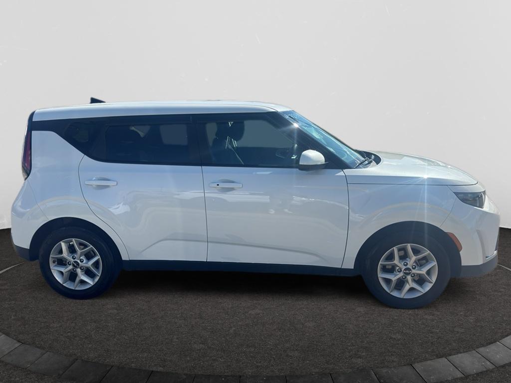 2024 Kia Soul S photo 3