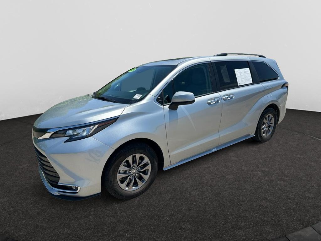Used 2023 Toyota Sienna XLE with VIN 5TDYRKEC4PS156458 for sale in Saltillo, MS