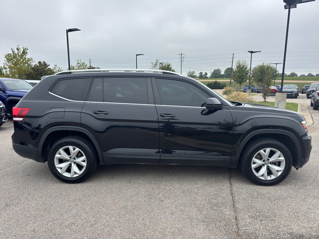 2018 Volkswagen Atlas V6 Launch Edition photo 4