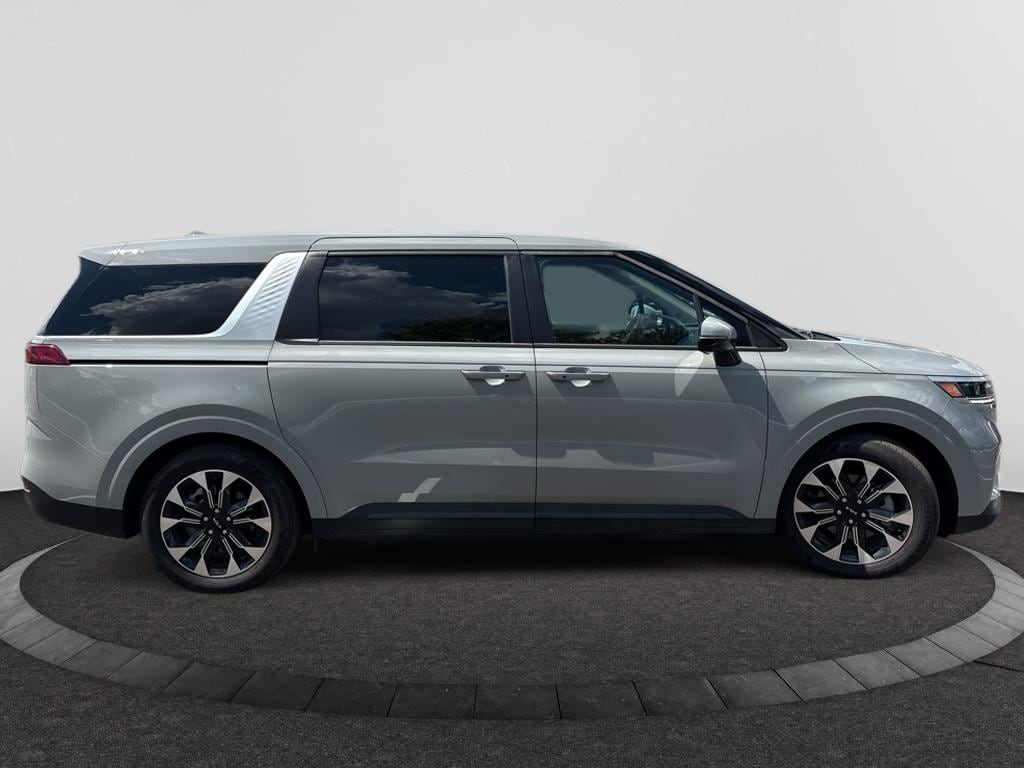 Used 2024 Kia Carnival EX MPV