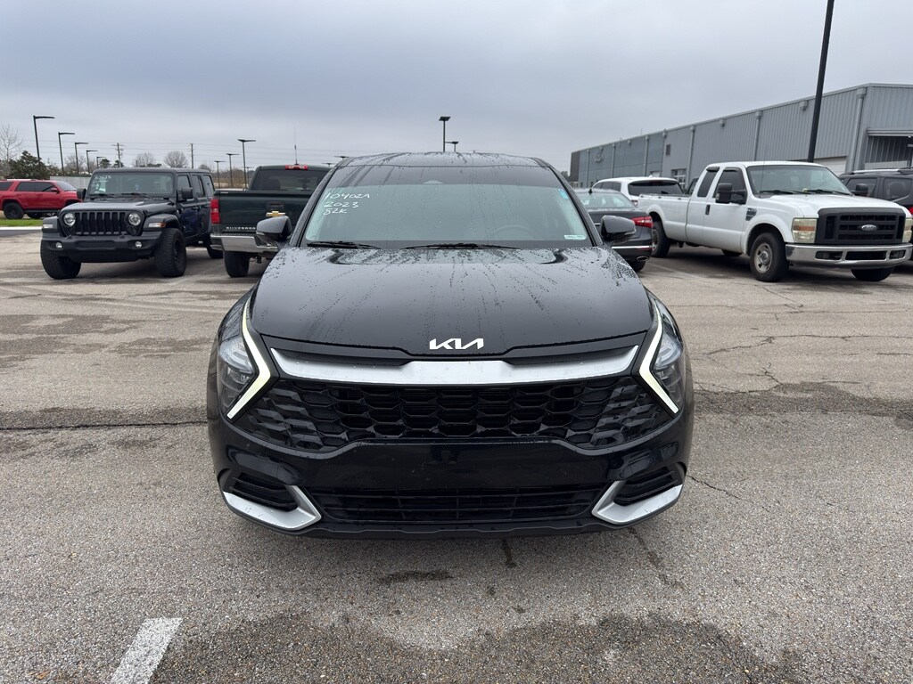 2023 Kia Sportage EX photo 2