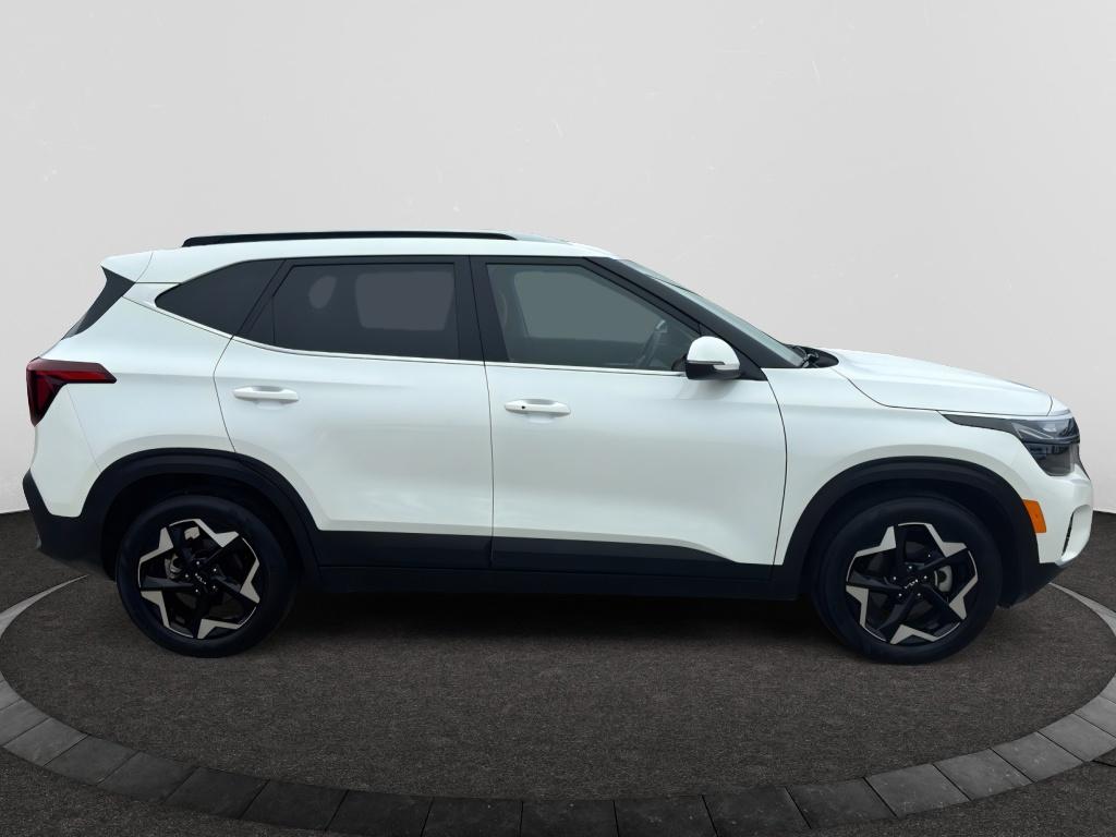 2024 Kia Seltos EX photo 4