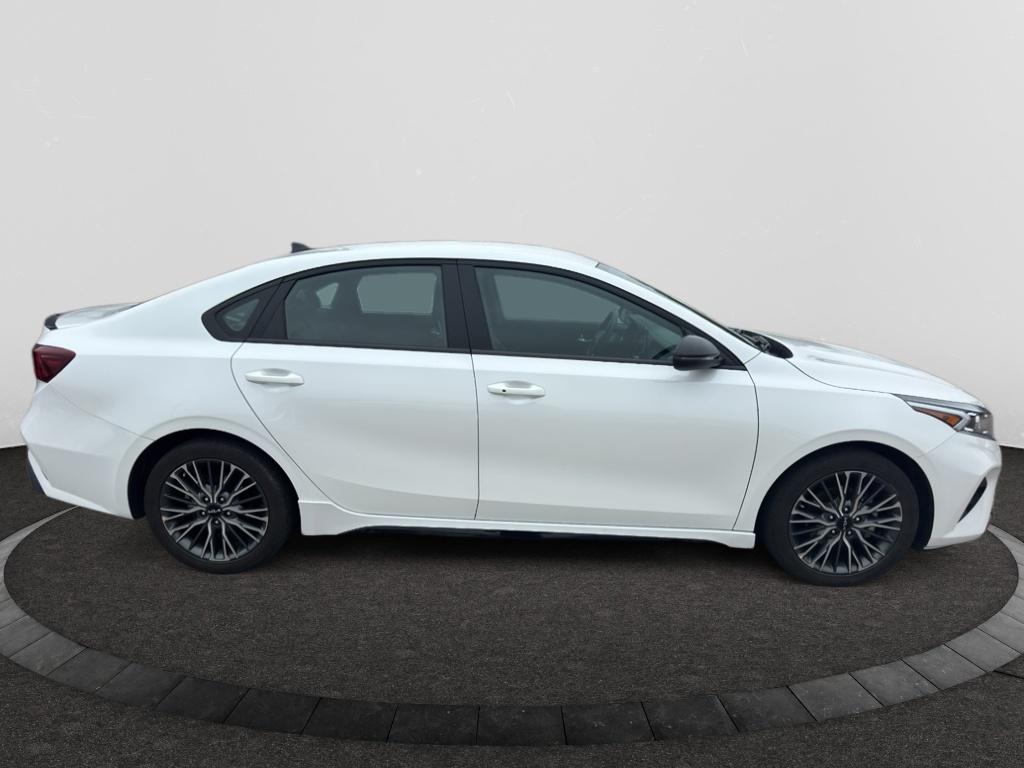 2023 Kia Forte GT-Line photo 4