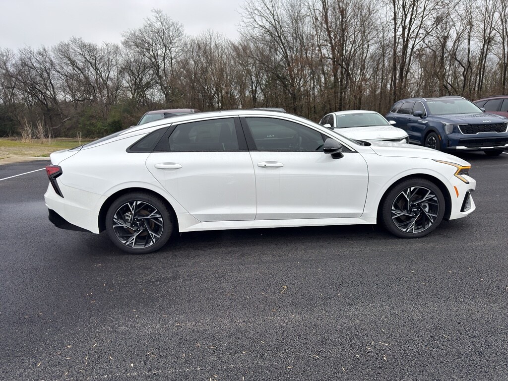 2025 Kia K5 GT-Line photo 4