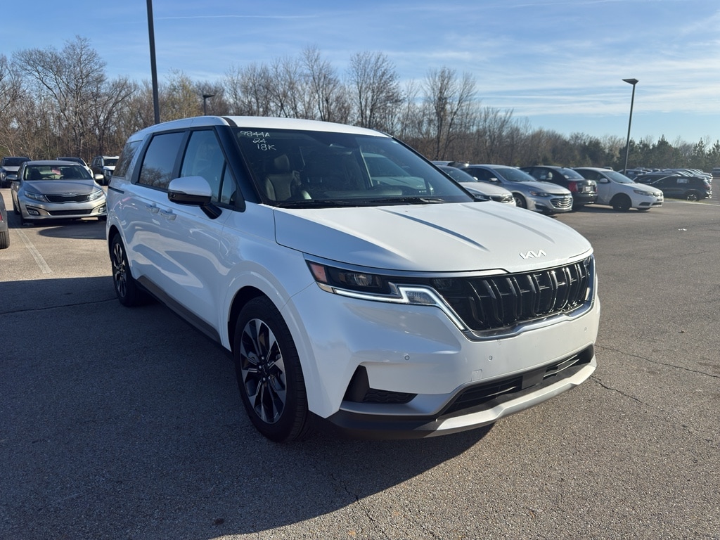 Used 2024 Kia Carnival EX MPV