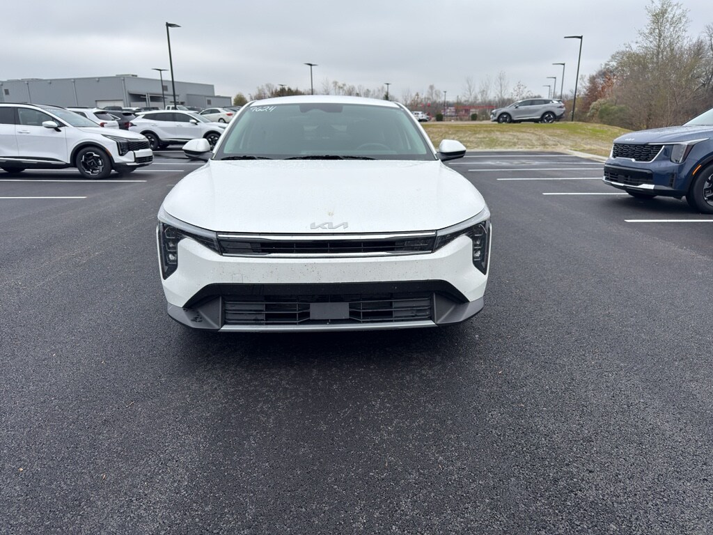 2025 Kia K4 EX photo 2