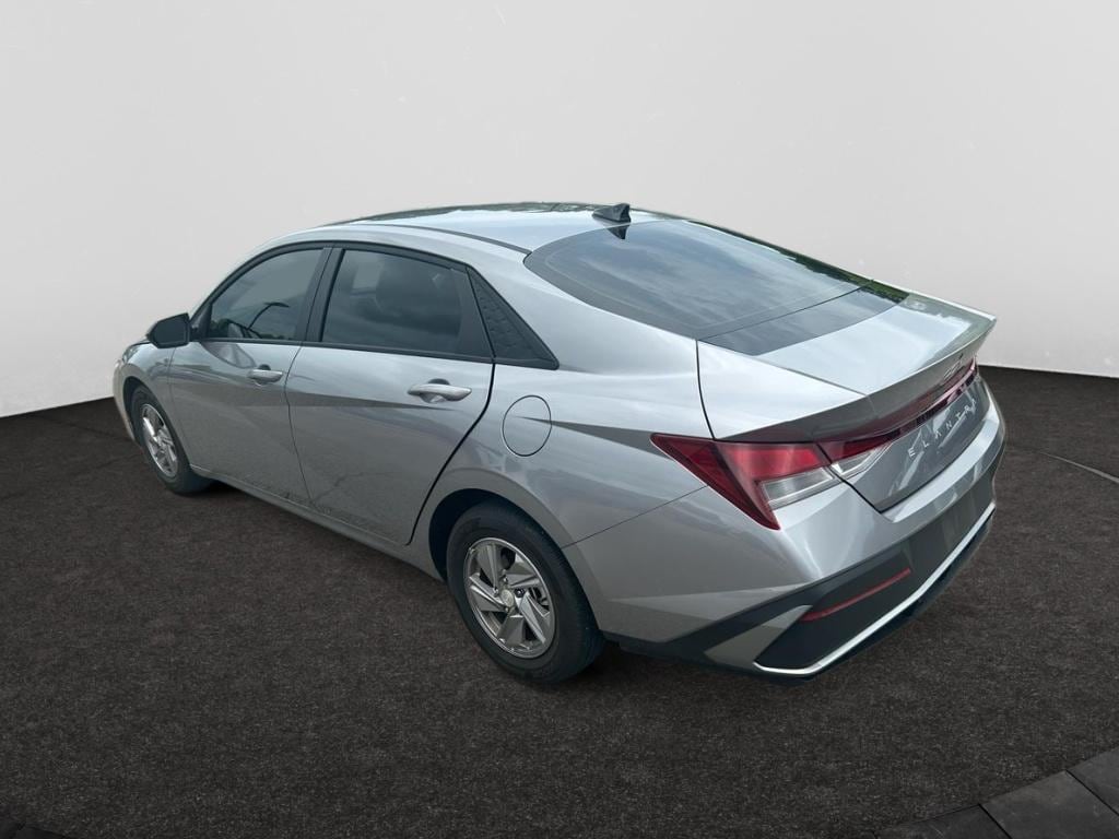Used 2025 Hyundai Elantra SE with VIN KMHLL4DGXSU919949 for sale in Saltillo, MS