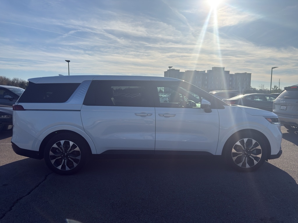 Used 2024 Kia Carnival EX MPV