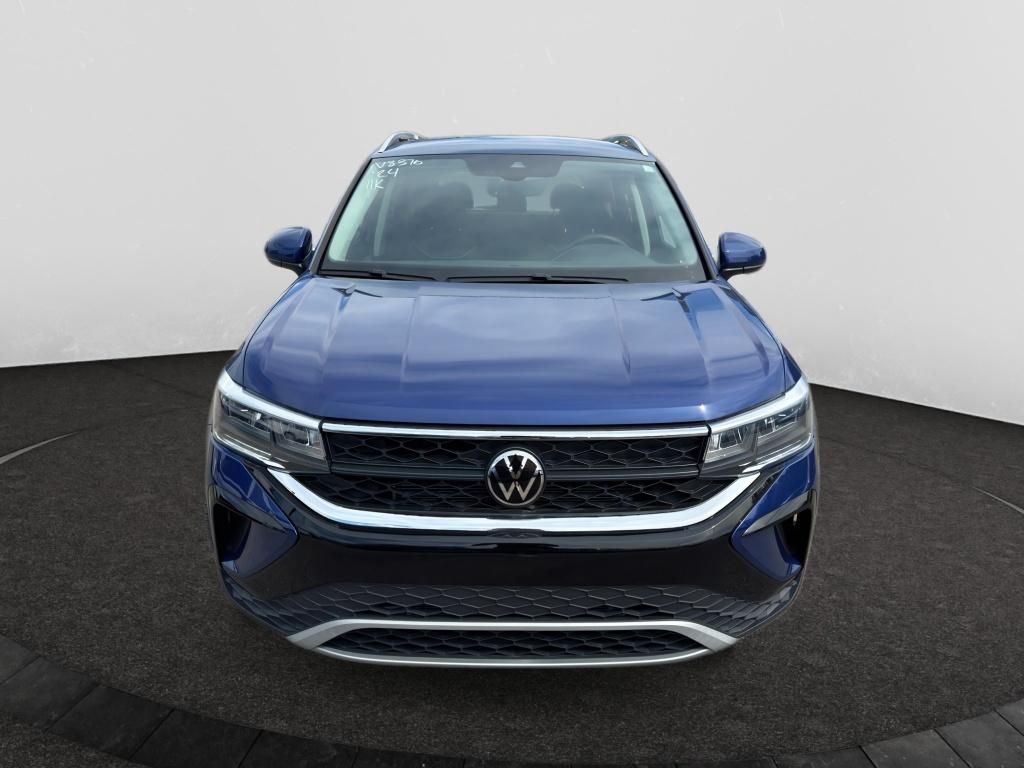 2024 Volkswagen Taos SE photo 2