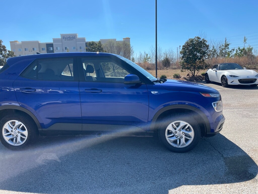 Used 2022 Hyundai Venue SE SUV