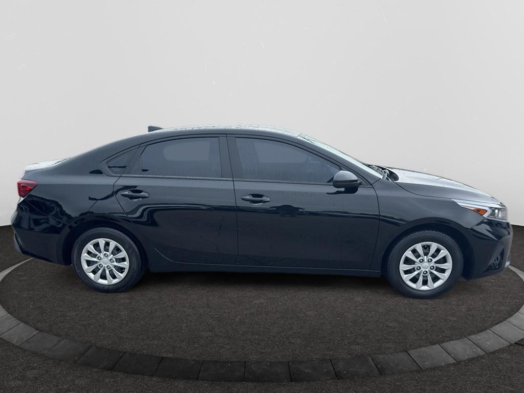 2024 Kia Forte LX photo 4