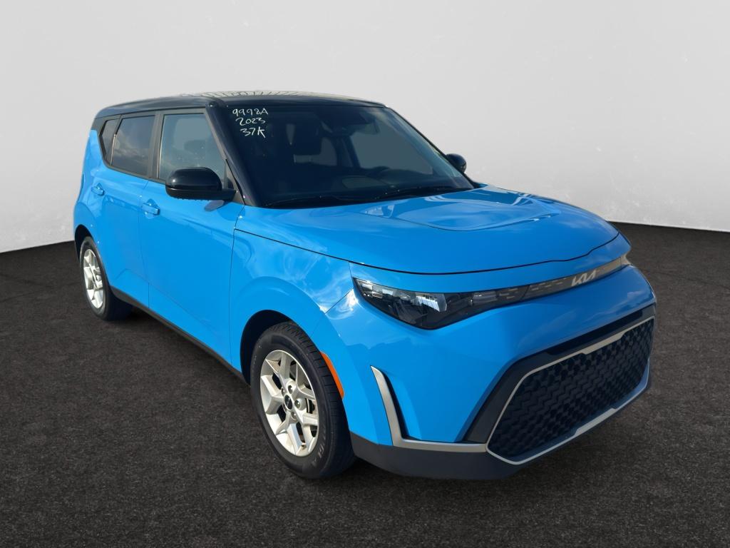 2023 Kia Soul S photo 3