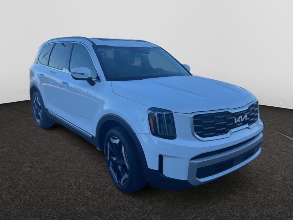 2024 Kia Telluride S photo 3