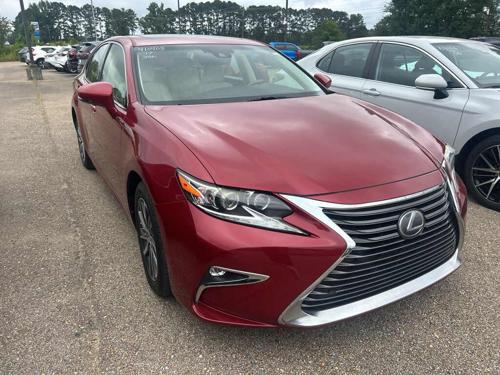 2017 Lexus ES 300h Base photo 3