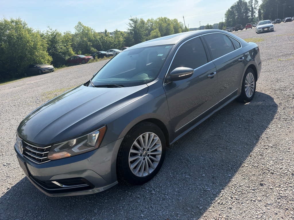 2017 Volkswagen Passat 1.8T SE Auto's photo