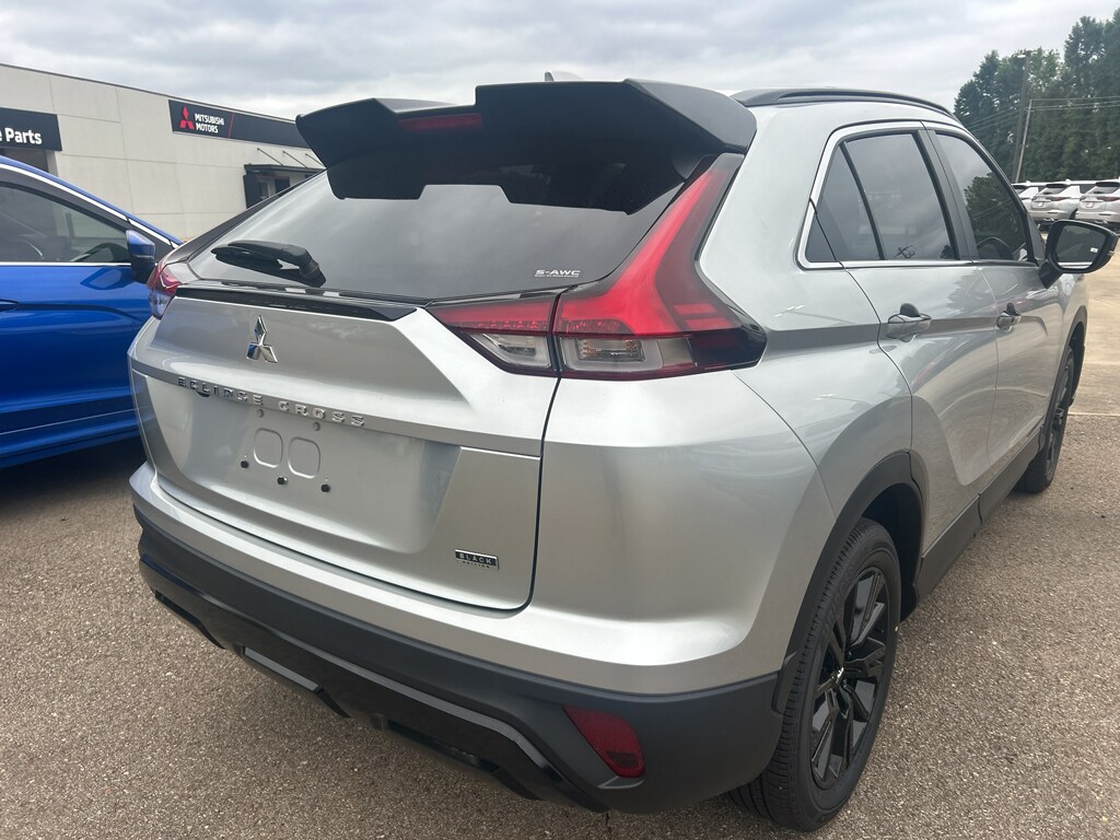 2025 Mitsubishi Eclipse Cross SEL photo 4