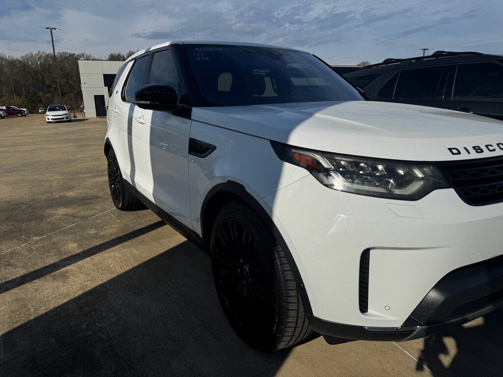 2017 Land Rover Discovery HSE photo 3