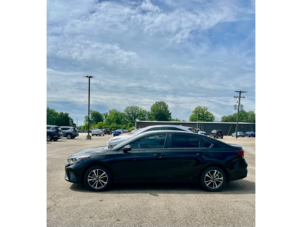 Used 2022 Kia Forte LXS Sedan