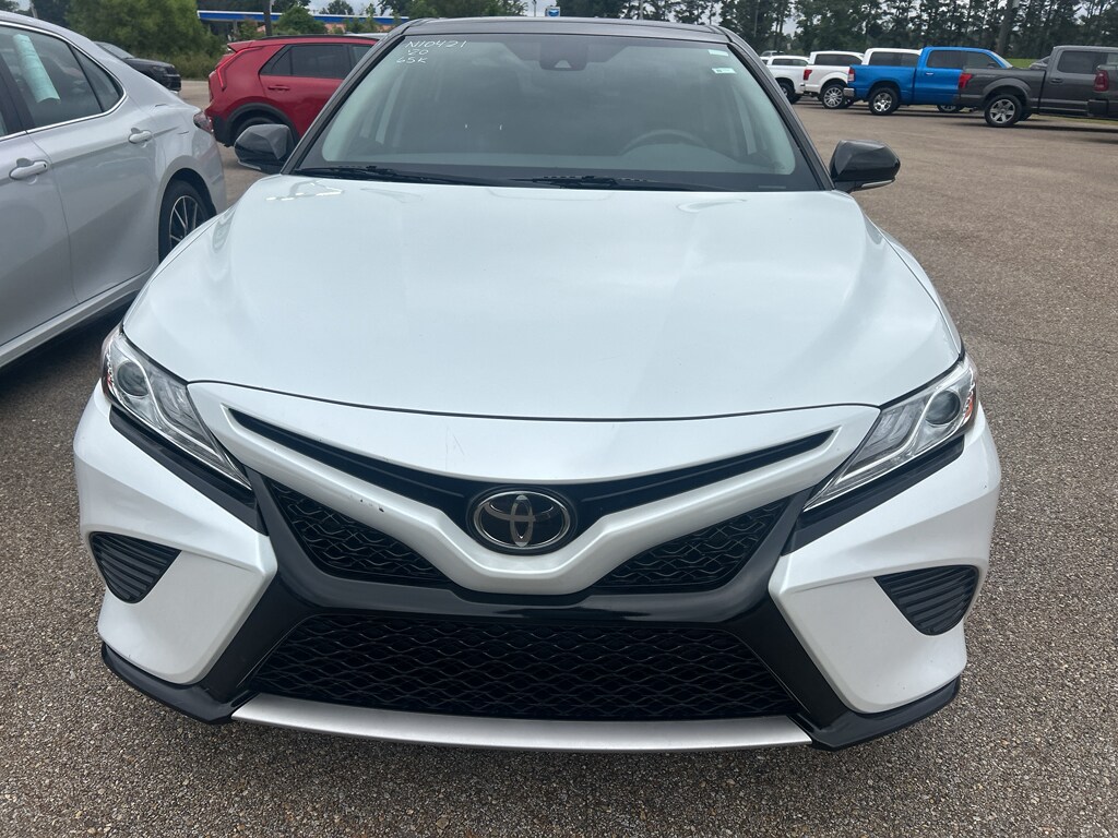 2020 Toyota Camry XSE photo 2