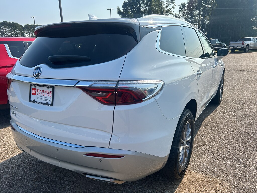 2023 Buick Enclave Essence photo 3