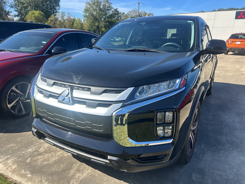 2024 Mitsubishi Outlander Sport ES's photo