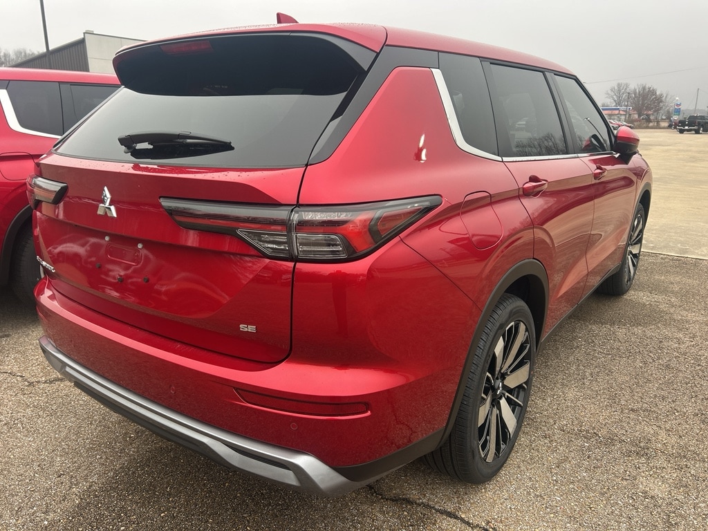 New 2026 Mitsubishi Outlander SE SUV