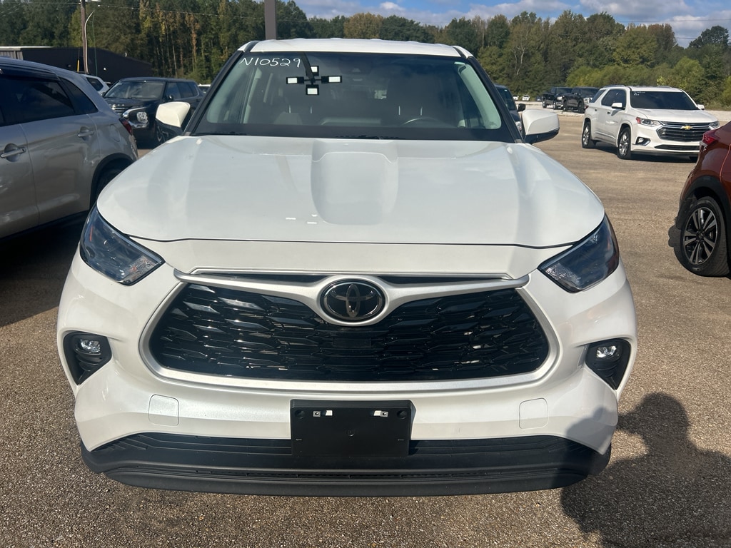 Used 2023 Toyota Highlander LE SUV