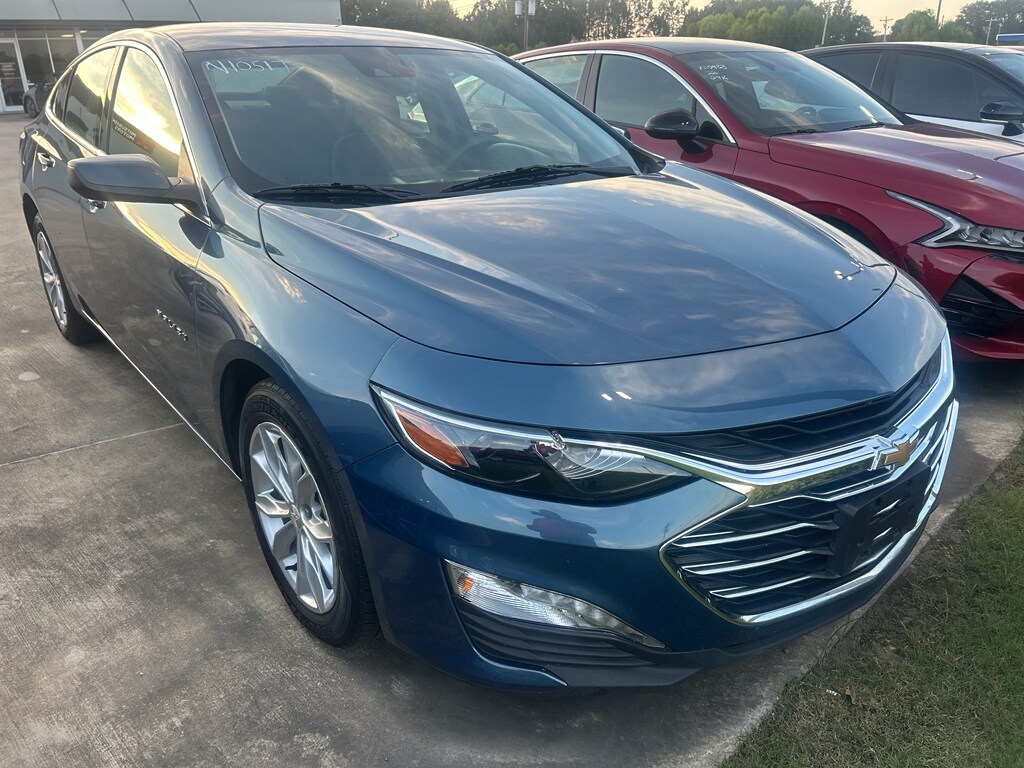 2024 Chevrolet Malibu 1LT photo 3