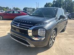 2025 Mitsubishi Outlander SE SUV