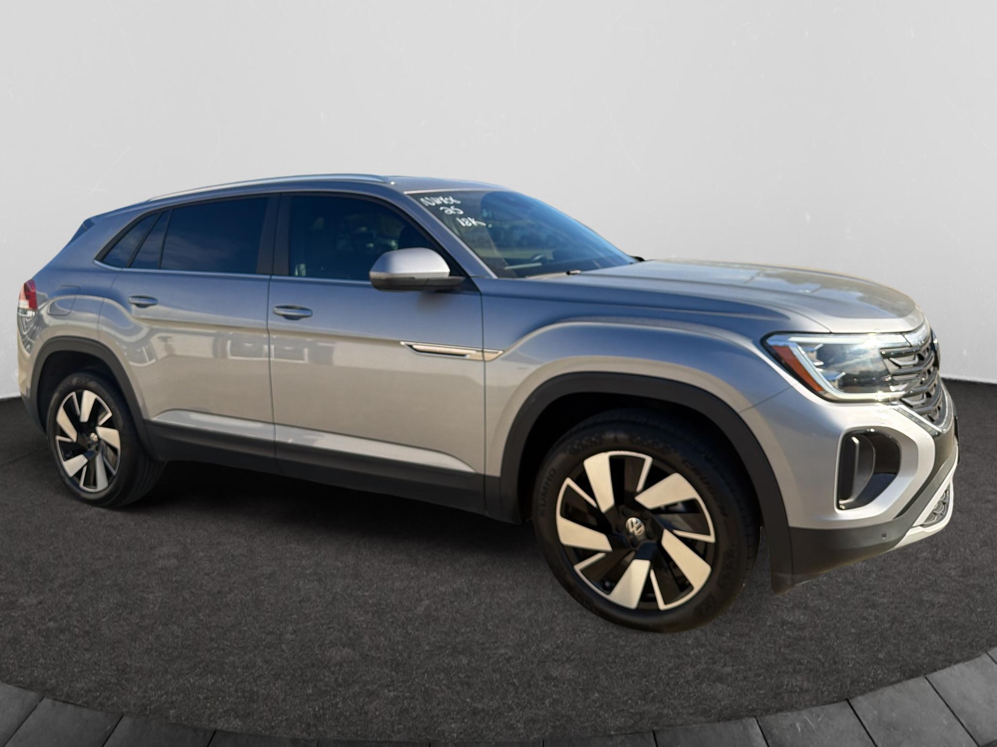 Used 2025 Volkswagen Atlas Cross Sport 2.0T SE w/Technology SUV