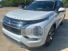 2025 Mitsubishi Outlander SE SUV