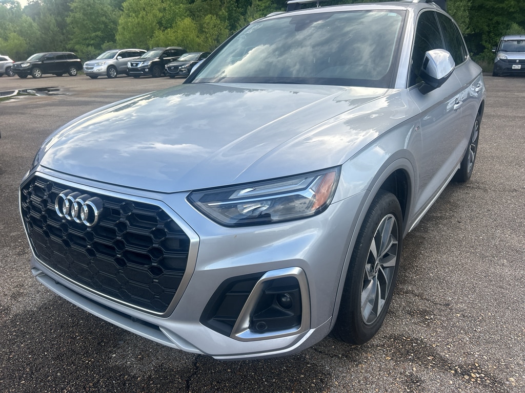 2022 Audi Q5 45 Premium's photo