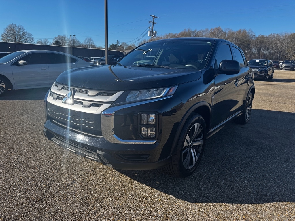 2022 Mitsubishi Outlander Sport ES's photo