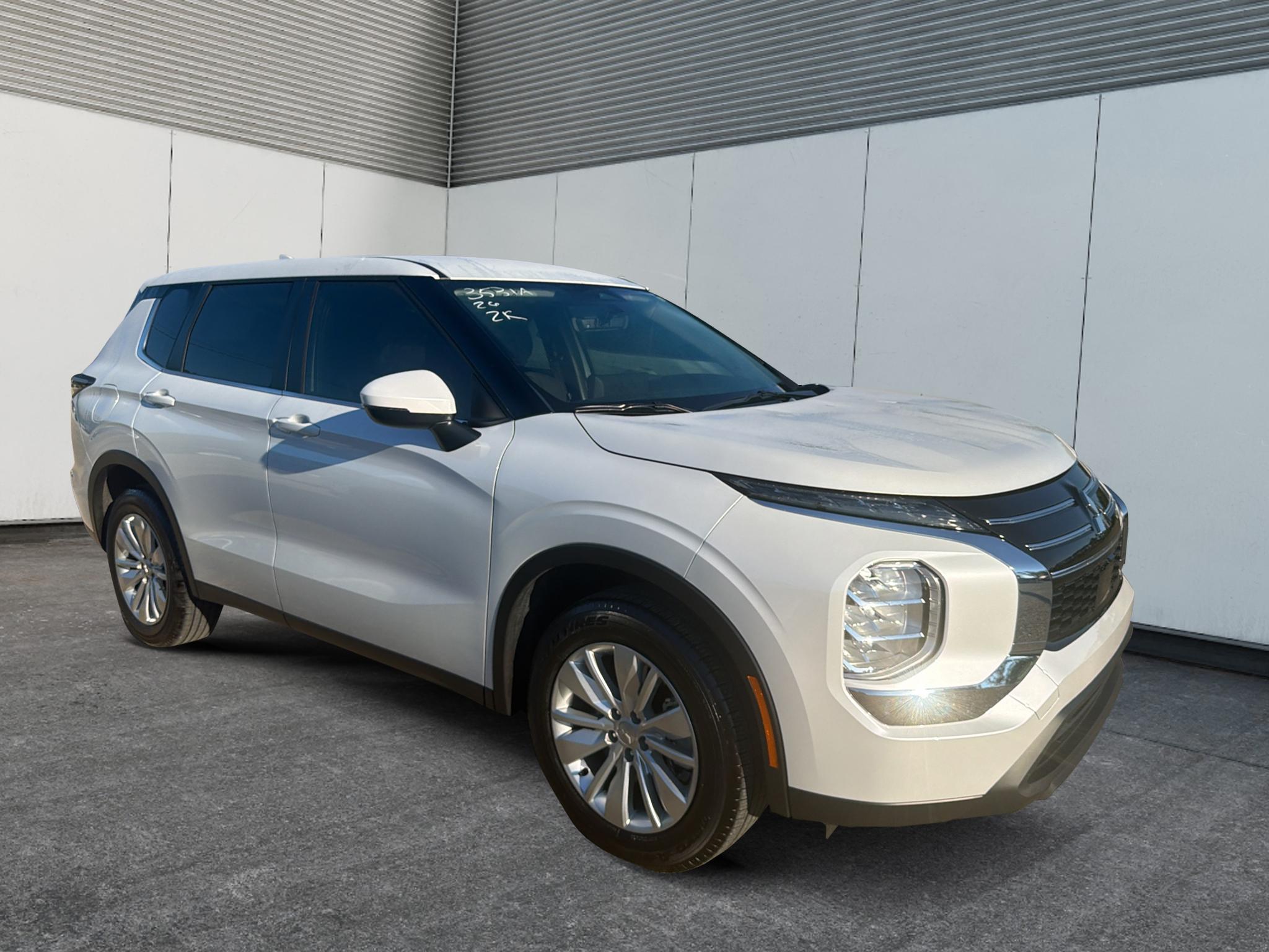 Used 2026 Mitsubishi Outlander ES SUV