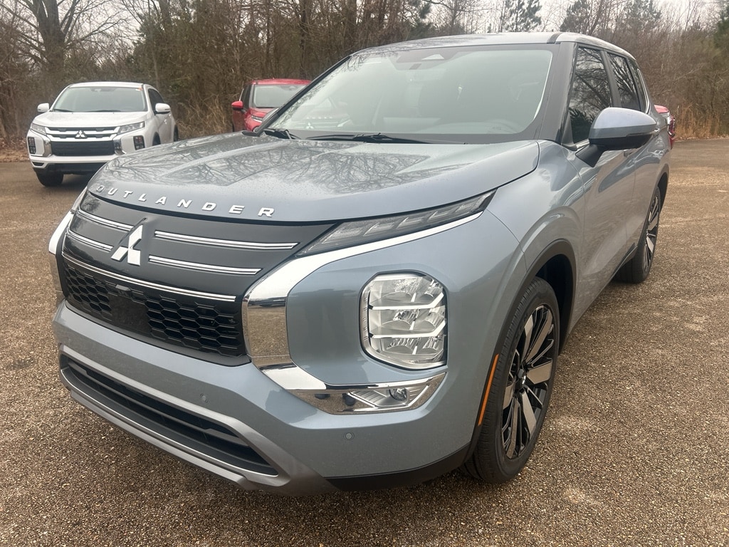 2026 Mitsubishi Outlander SE's photo