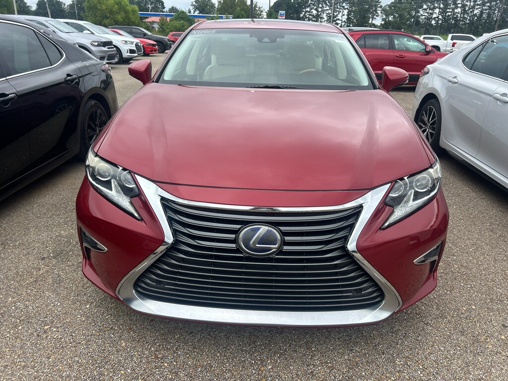 2017 Lexus ES 300h Base photo 2