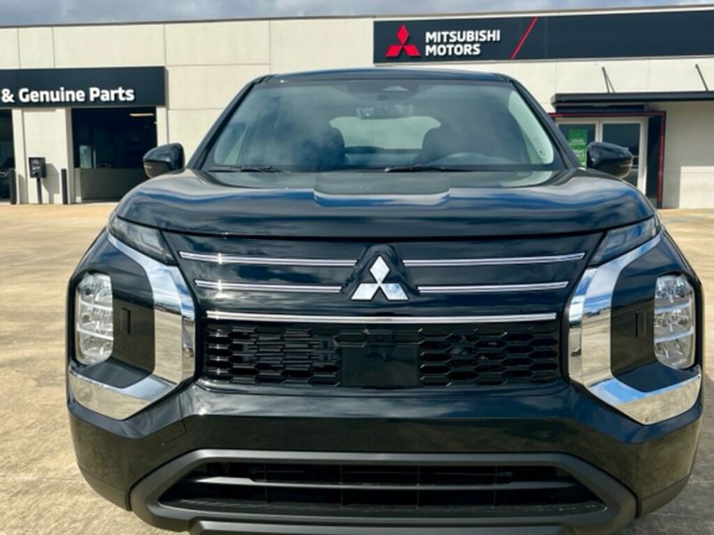 New 2026 Mitsubishi Outlander ES SUV
