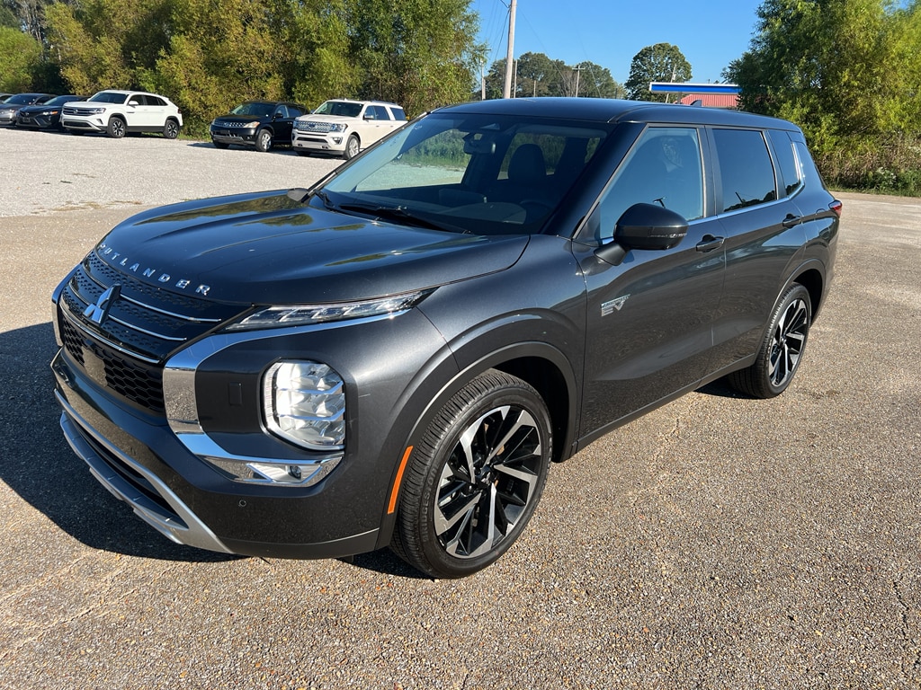 2025 Mitsubishi Outlander Plug-in Hybrid SE's photo