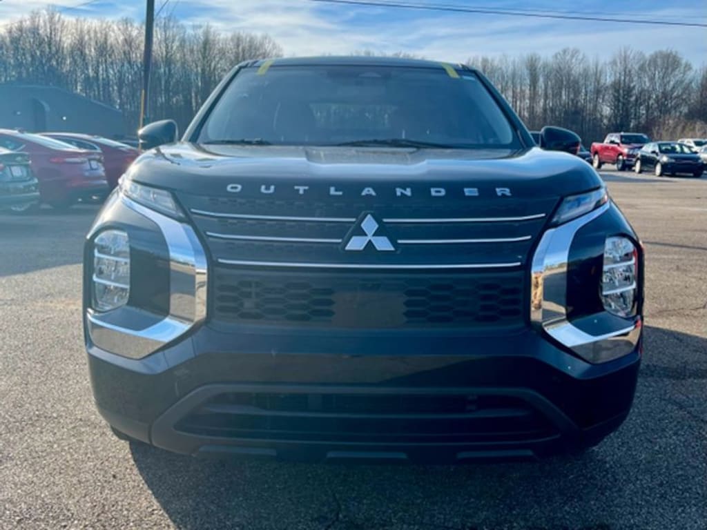 Used 2022 Mitsubishi Outlander ES CUV