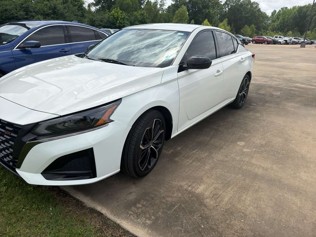 2025 Nissan Altima 2.5 SR's photo
