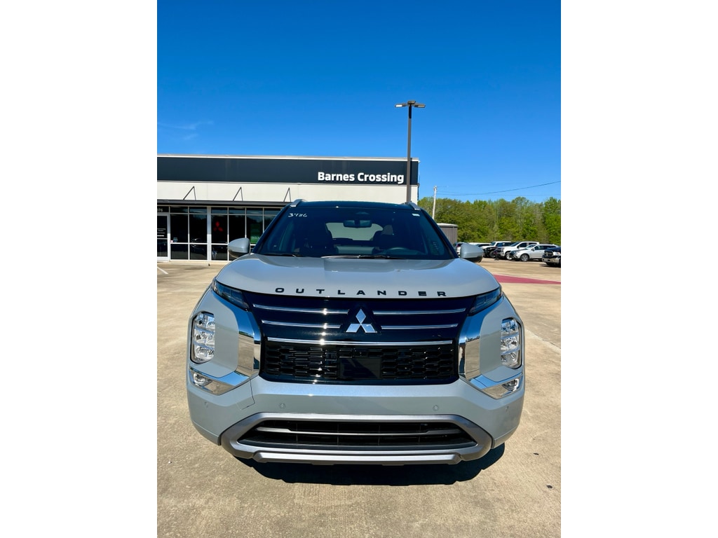 2026 Mitsubishi Outlander SEL FWD's photo