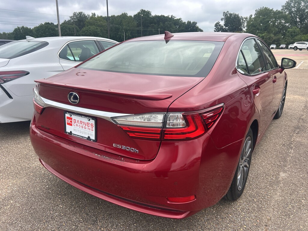 2017 Lexus ES 300h Base photo 4