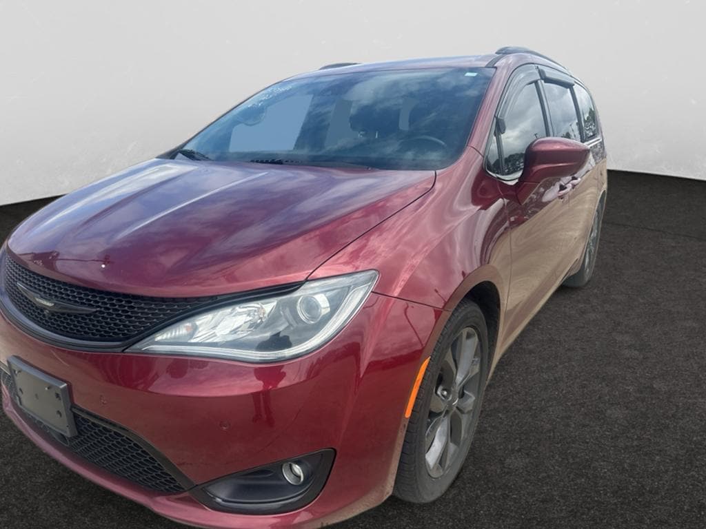 2020 Chrysler Pacifica Touring L Plus's photo