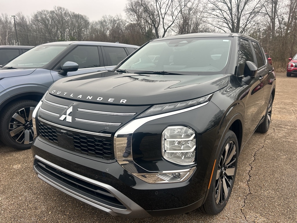 2026 Mitsubishi Outlander SE's photo