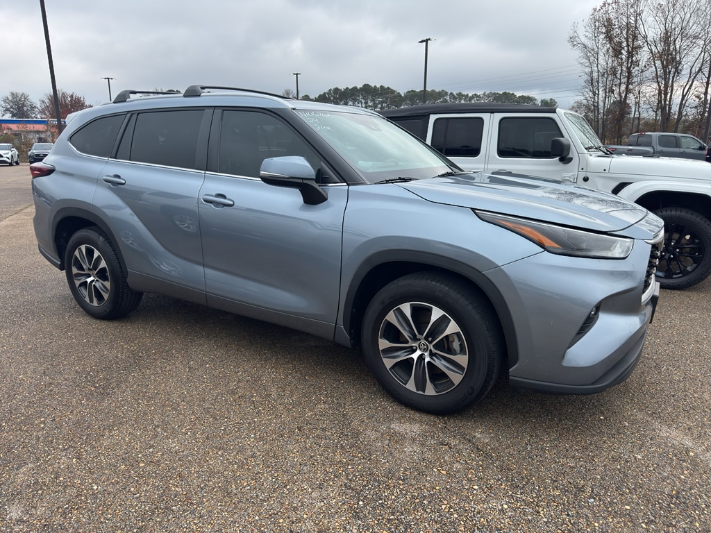 Used 2024 Toyota Highlander XLE SUV